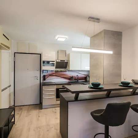Myflat Coral 8 *